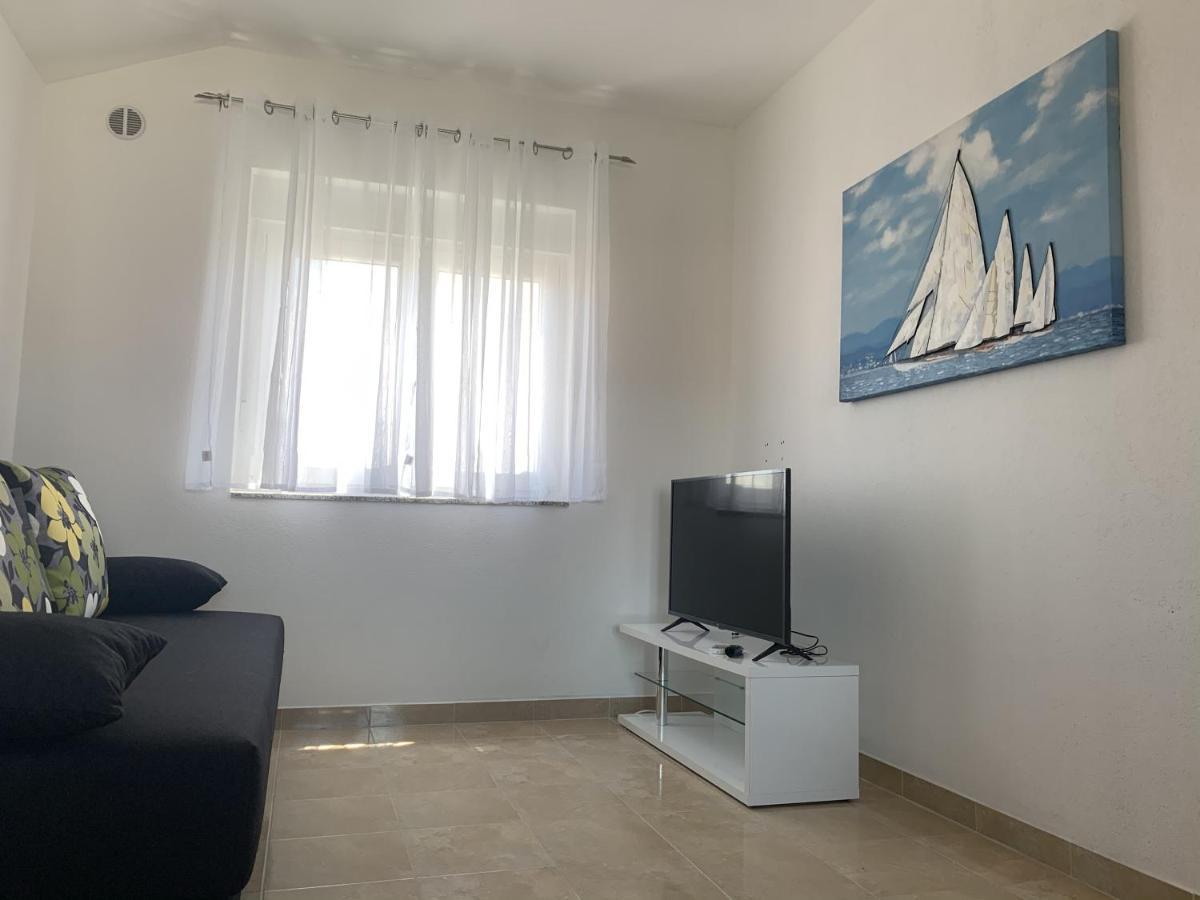 Apartmani Paula Vodice Exterior photo