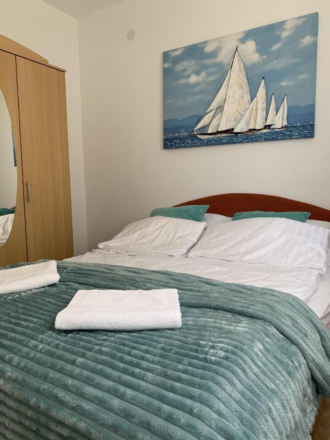 Apartmani Paula Vodice Exterior photo